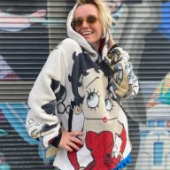 tapestryhoodie30